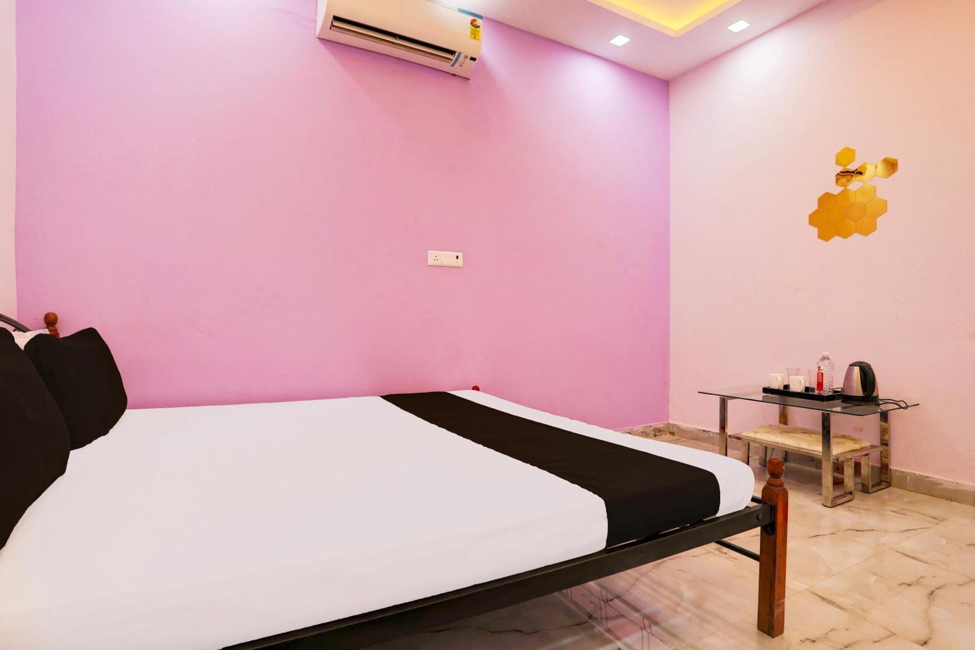 Hotel O Rajendra Palace Канпур Екстериор снимка
