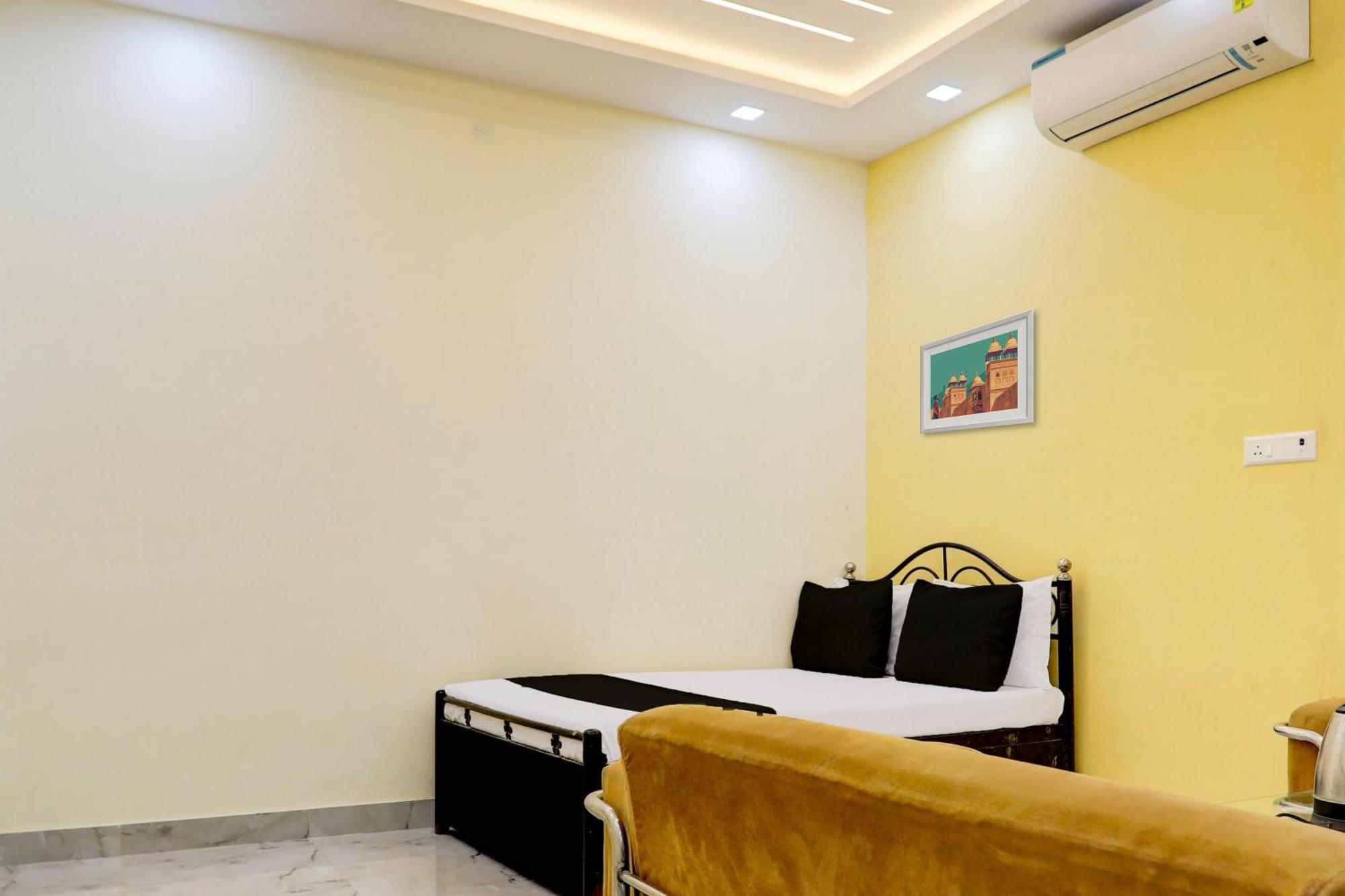 Hotel O Rajendra Palace Канпур Екстериор снимка