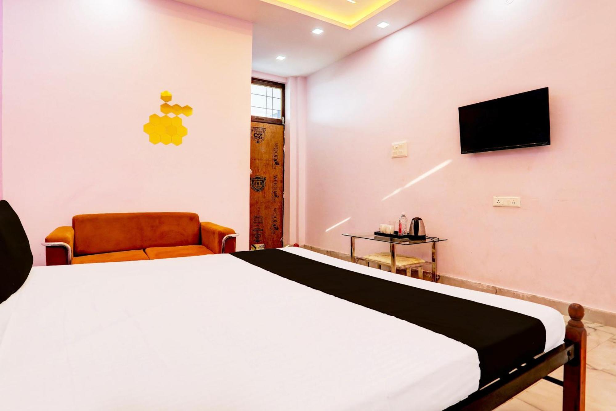 Hotel O Rajendra Palace Канпур Екстериор снимка