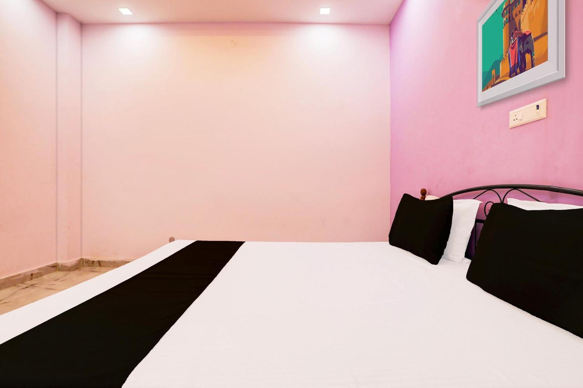 Hotel O Rajendra Palace Канпур Екстериор снимка